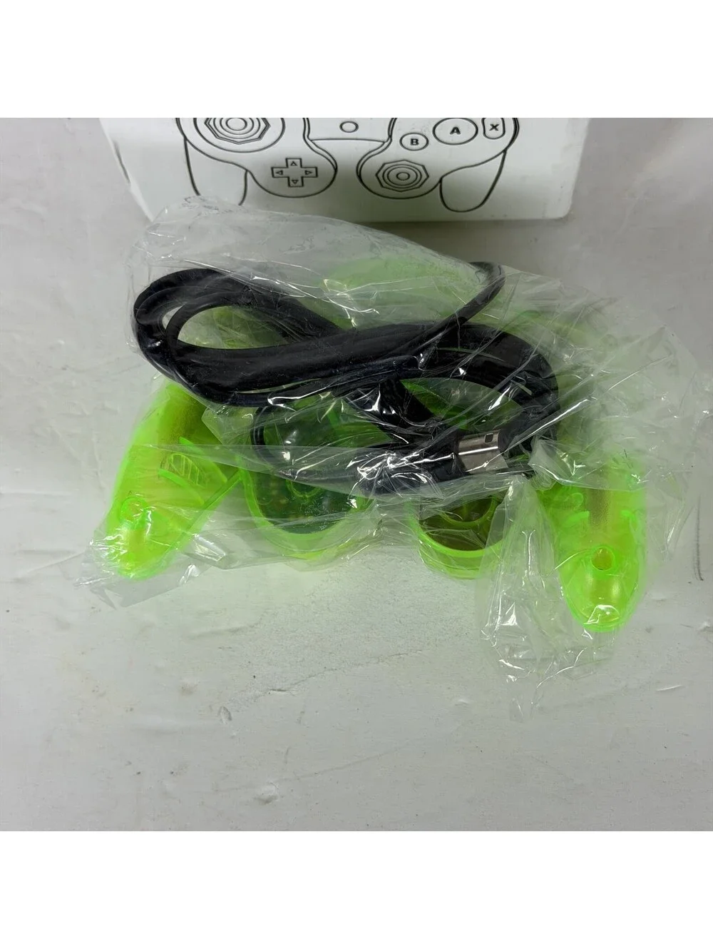 Wired GameCube Style Controller Transparent Moss Green - Storage Location: F1
